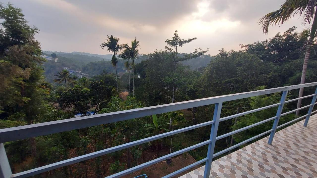 Greenpepperhomestay Munnar Anaviratty Bagian luar foto