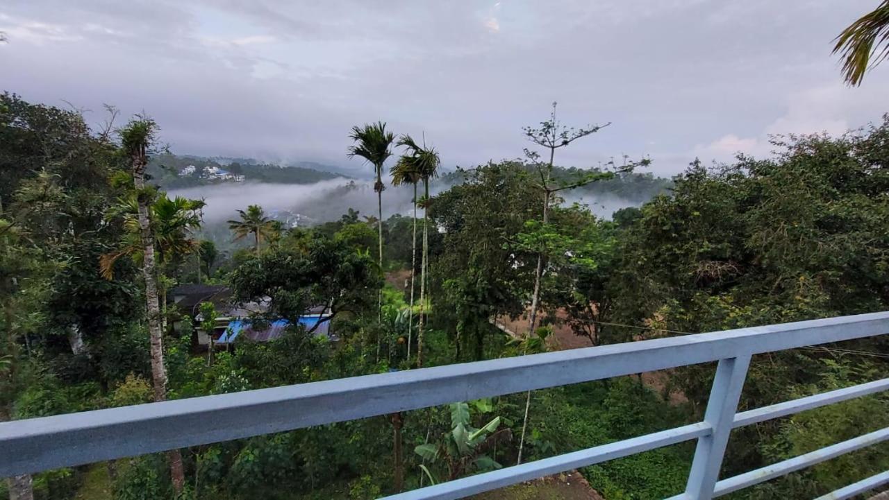 Greenpepperhomestay Munnar Anaviratty Bagian luar foto